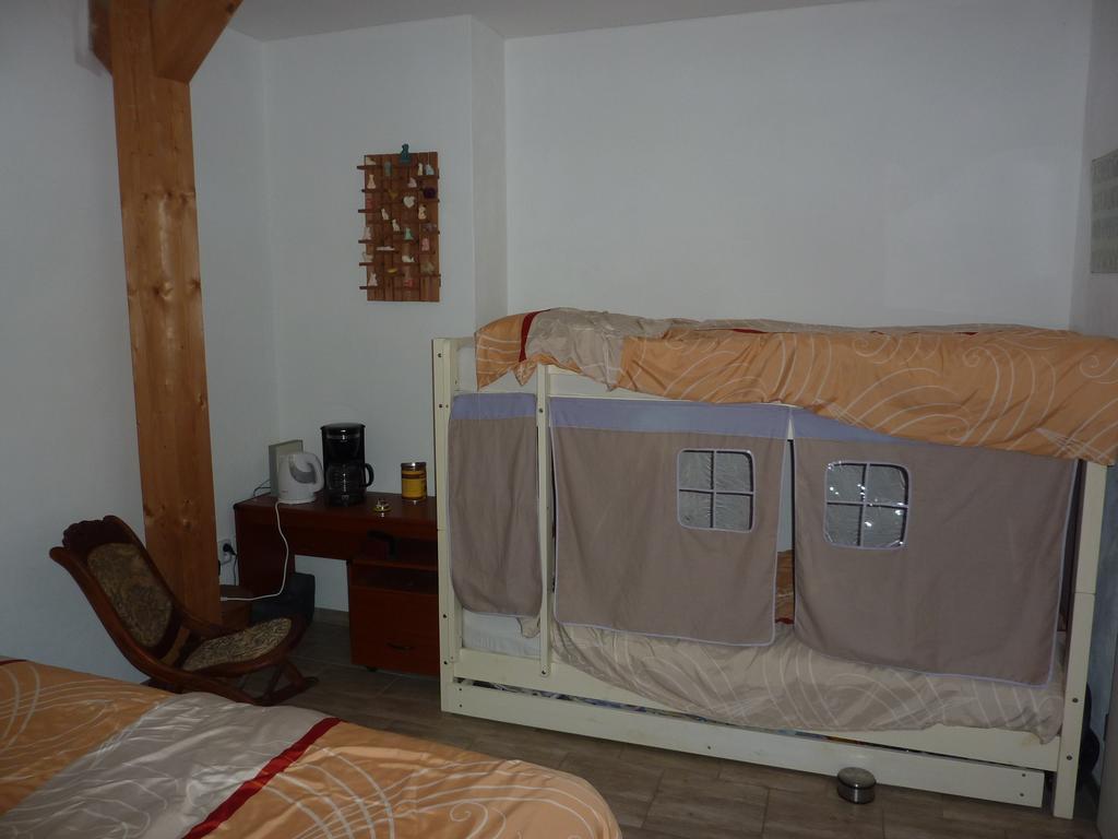 B&B En Mini-Camping Pension Kidafo Libun Екстер'єр фото