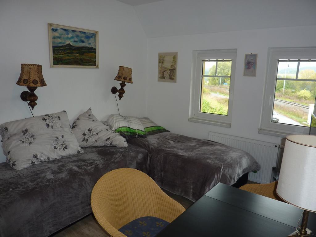 B&B En Mini-Camping Pension Kidafo Libun Екстер'єр фото